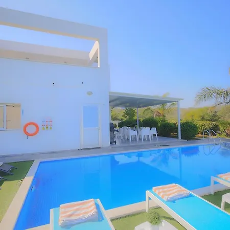 Akefalou Bay *
