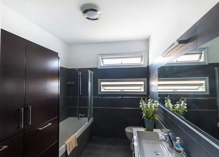 Akefalou Bay Villa *