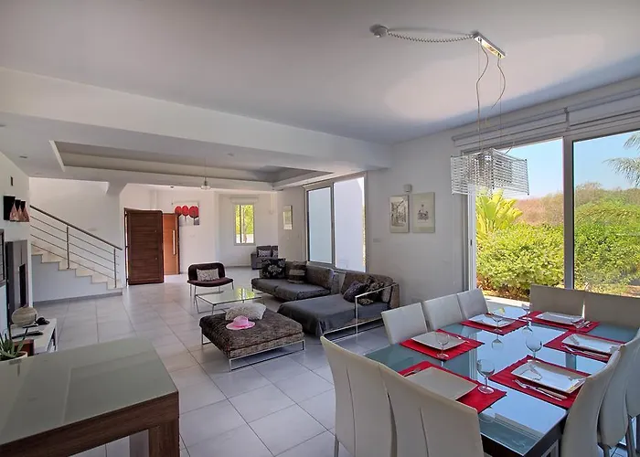 Akefalou Bay Villa Protaras