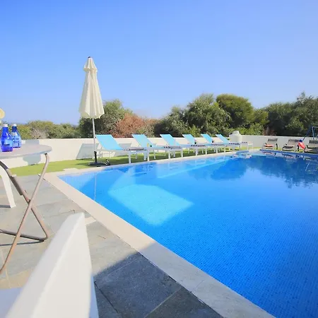 Akefalou Bay וילה פרוטאראס