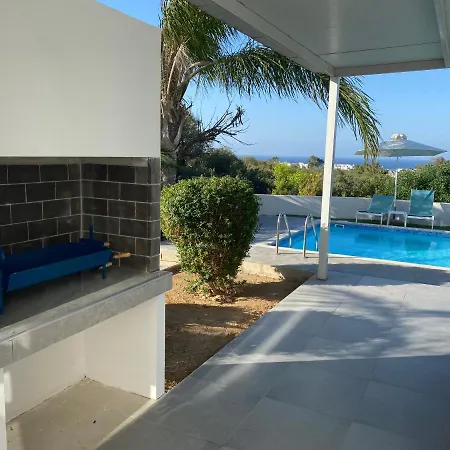 Villa Akefalou Bay *