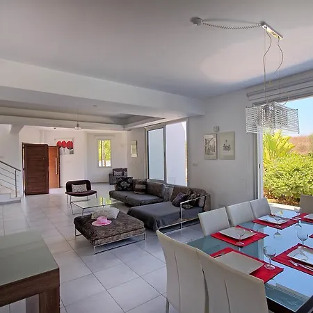 Akefalou Bay Villa Protaras