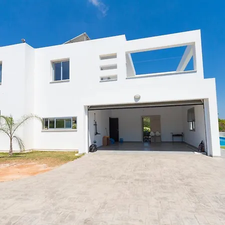 Akefalou Bay Villa