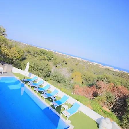 Akefalou Bay Protarász