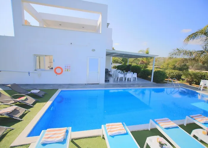 Villa Akefalou Bay *