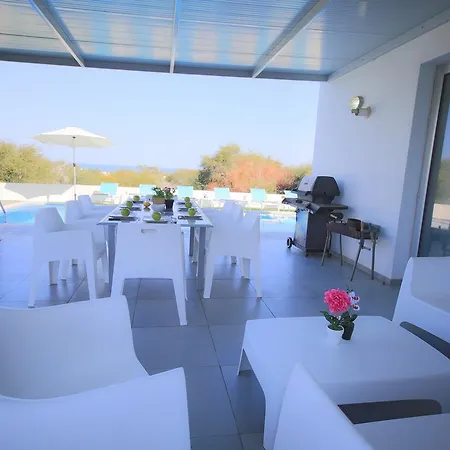 Vilă Akefalou Bay *